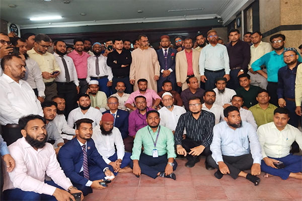6 point demand including reinstatement of dismissed officers of Sonali Life