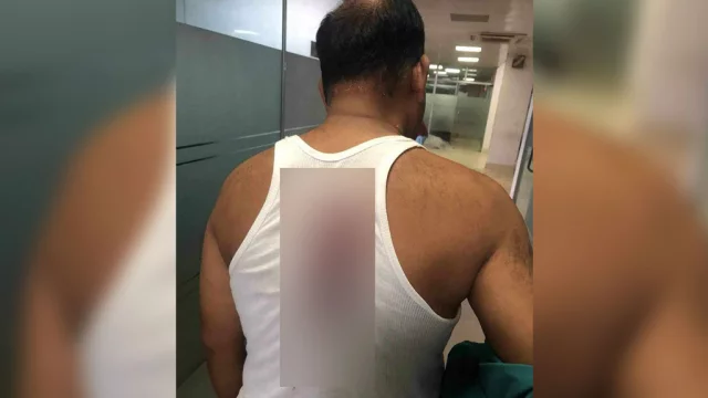 The traffic police on duty at Jatrabari was stabbed