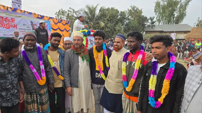 জামায়াতের আদর্শে অনুপ্রাণিত হয়ে নওগাঁয় পাঁচ হিন্দু যুবকের যোগদান