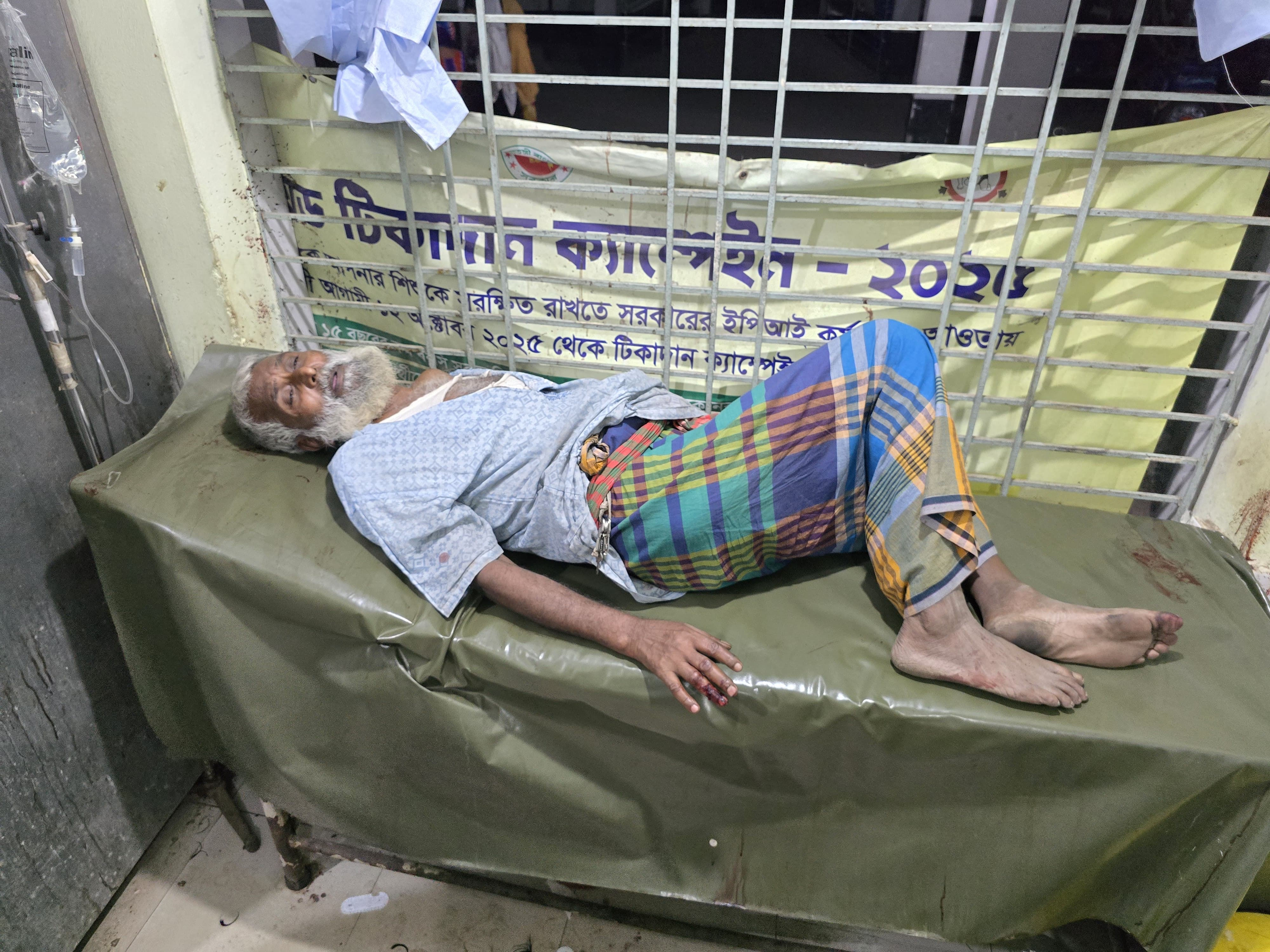 সাভারে হোটেল ব্যবসায়ীকে মারধরের অভিযোগ, থানায় উভয় পক্ষের পাল্টাপাল্টি অভিযোগ