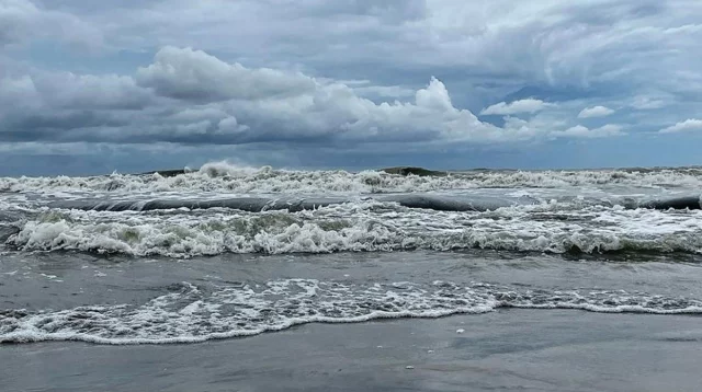 সাগরে লঘুচাপের সম্ভাবনা, বৃহস্পতিবার থেকে বাড়তে পারে দেশের বিভিন্ন এলাকায় বৃষ্টি