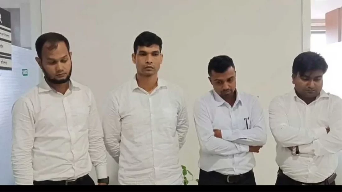 জনপ্রশাসন মন্ত্রণালয়ে যোগ দিতে এসে আটক ৪, জাল পরীক্ষার্থী দিয়ে ভাইভা দেওয়ার অভিযোগ