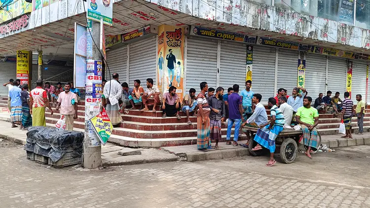 ময়মনসিংহে অন্যরকম হাট: যেখানে প্রতিদিন বিক্রি হয় মানুষের শ্রম