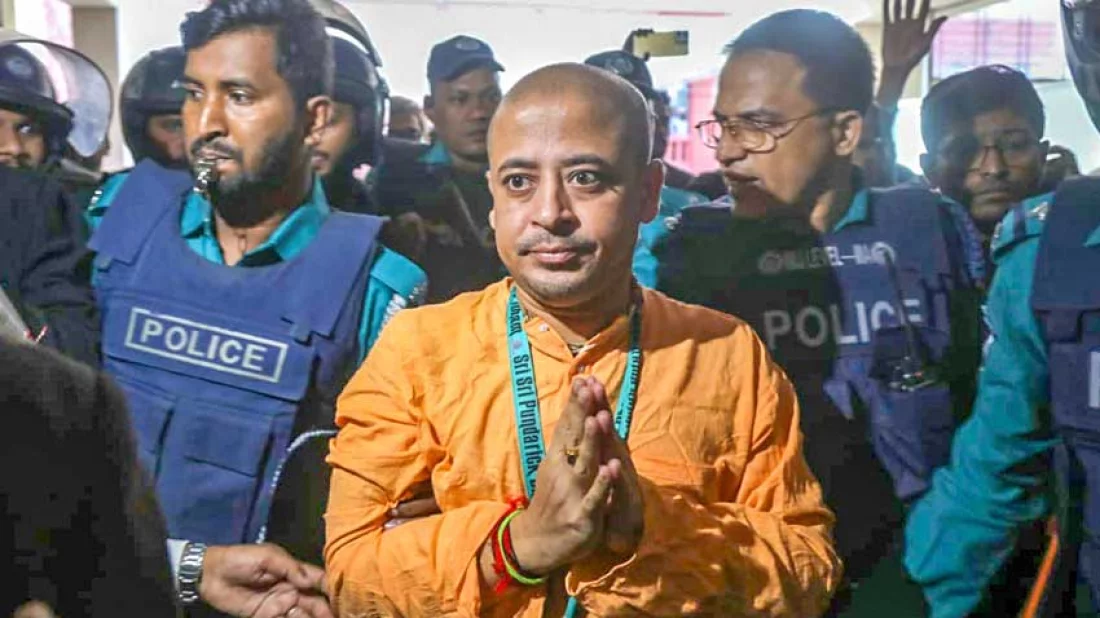 মায়ের মৃত্যুতে চিন্ময় কৃষ্ণ দাসকে ৫ ঘণ্টার প্যারোলে মুক্তির আদেশ